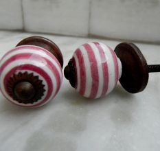 Maroon Swirl Knob, Small