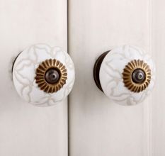 White Flower Etched Knob (1)