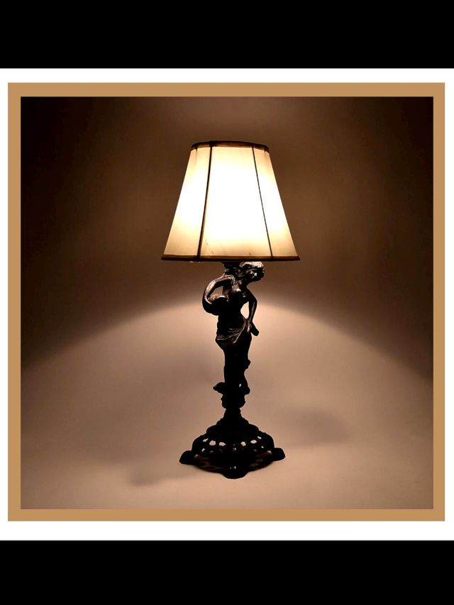 How to Choose the Perfect Traditional Table Lamp for Your Space