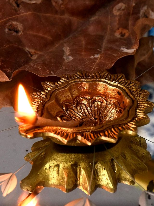 When and Where to Light Diwali Diyas for Maximum Impact